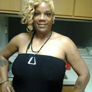 Meet your Posher, Mona b